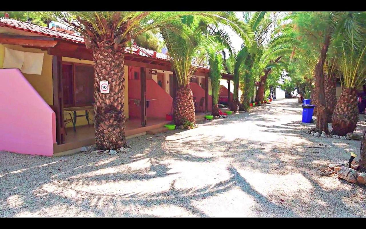 Poseidon Bungalows Ірія Екстер'єр фото