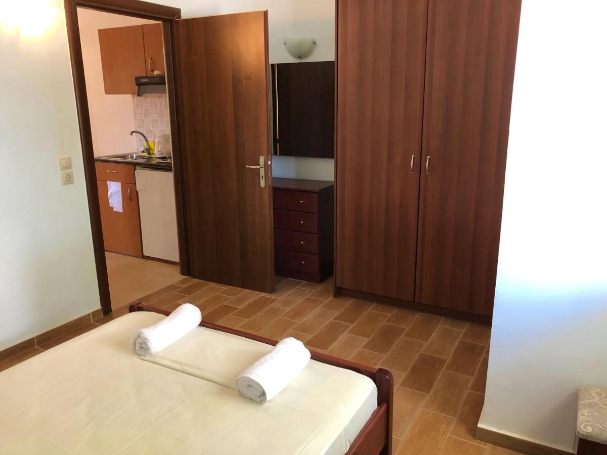 Poseidon Bungalows Ірія Екстер'єр фото