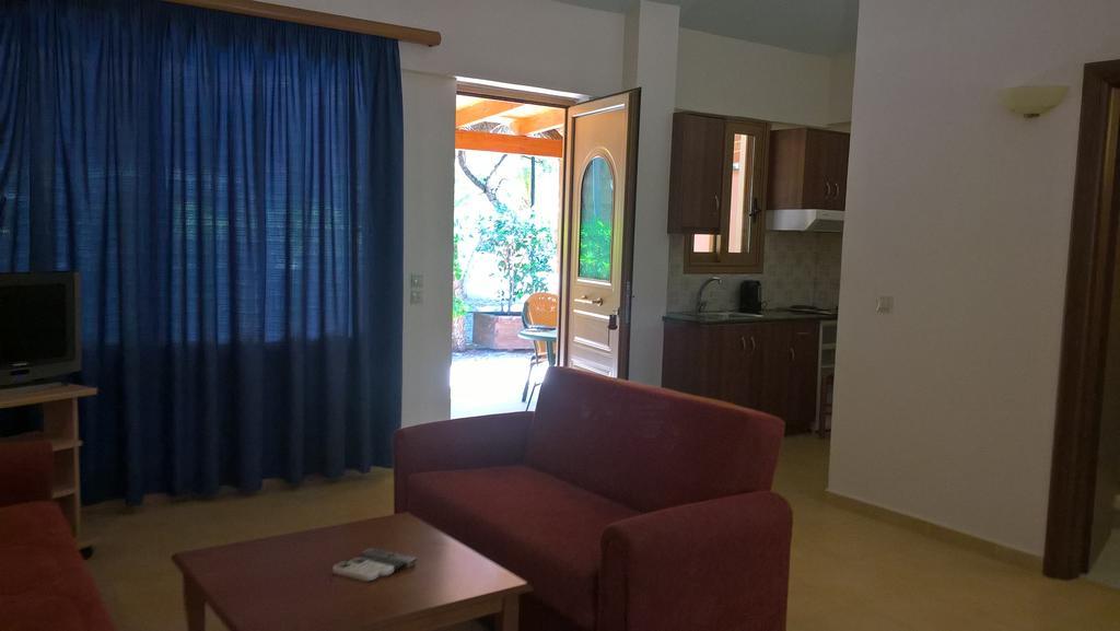 Poseidon Bungalows Ірія Екстер'єр фото